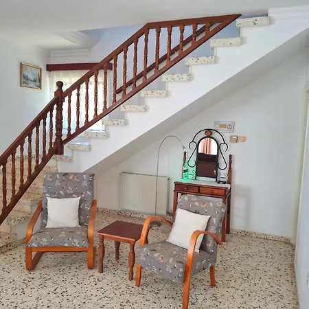 בית נופש Grandma's House Liopetri