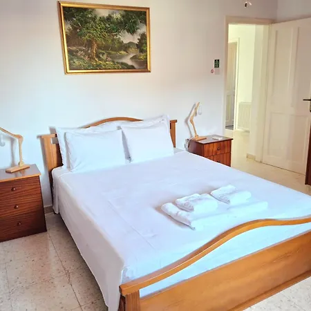 Grandma's House Tatil Evi Liopetri