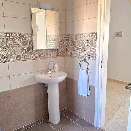 Grandma's House * Liopetri